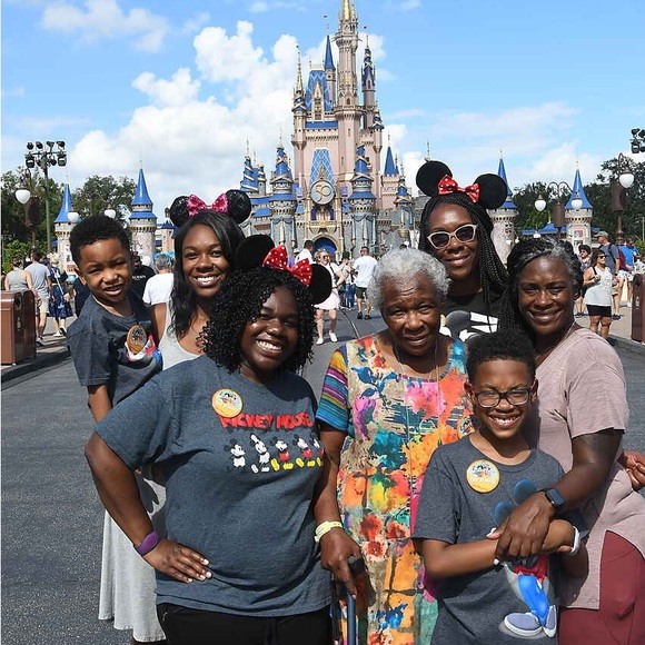 Meet your Posher, Angela - Picture 3 of 4